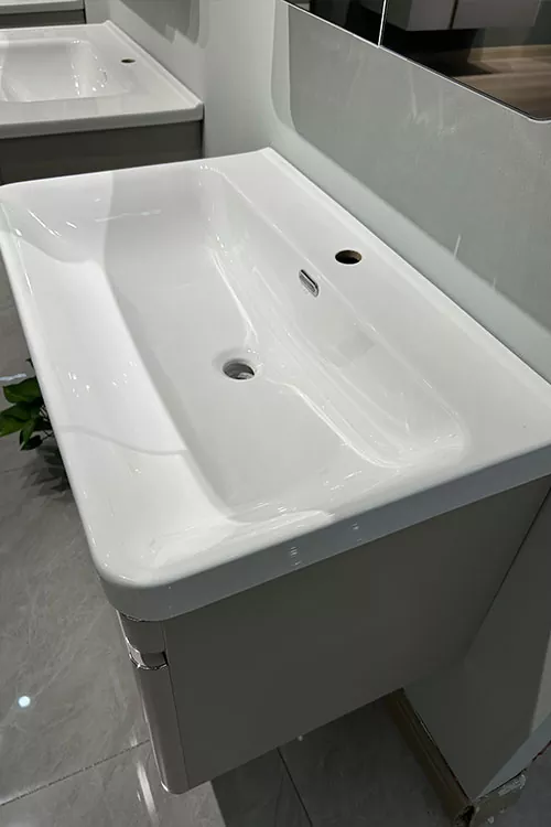 Single-Bowl Bathroom Sinks